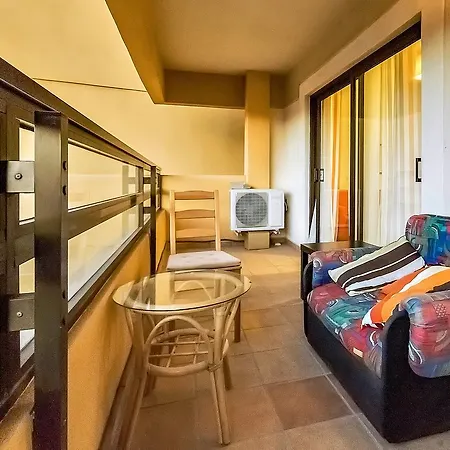 Golf 17agu10 Apartment *